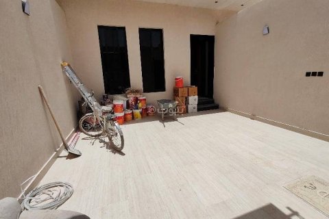 Villa de 5 dormitorios en Riyadh, Saudi Arabia No. 67368 4