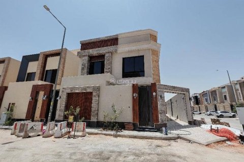 Villa de 4 chambres à Riyadh, Saudi Arabia No. 67367 3