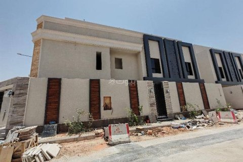 4 bedrooms Villa in Riyadh, Saudi Arabia No. 67367