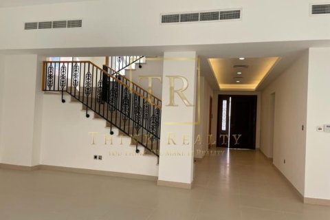 4 bedrooms Villa in Nadd Al Sheba, UAE No. 9600