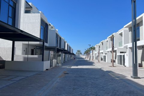 Villa de 4 chambres à Ras Al Khaimah, UAE No. 184163