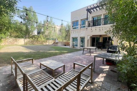 2 bedrooms Villa in Jumeirah Village Triangle, UAE No. 183391