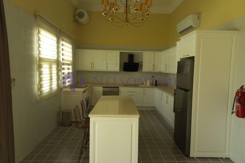 Villa de 3 dormitorios en Dukhan, Qatar No. 58369 10