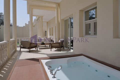 Villa de 3 dormitorios en Dukhan, Qatar No. 58369 6