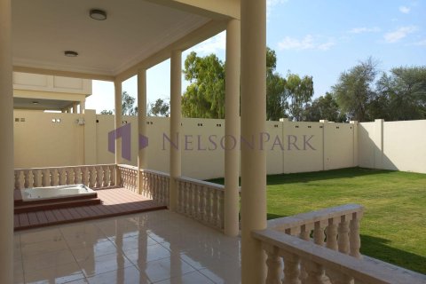 Villa de 3 dormitorios en Dukhan, Qatar No. 58369 17