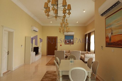 Villa de 3 dormitorios en Dukhan, Qatar No. 58369 9
