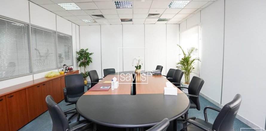 479.75m² Office in Mussafah, UAE No. 194983