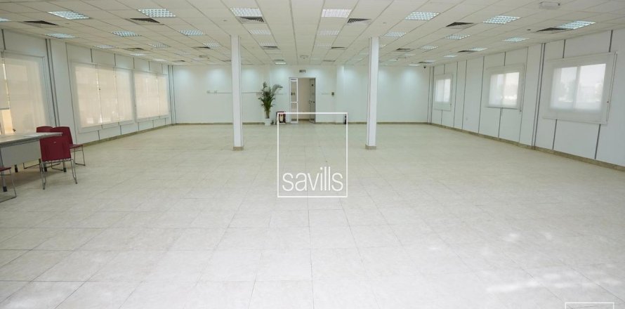 327.3m² Office in Mussafah, UAE No. 194982