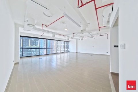 95.9m² Office in Dubai, UAE No. 163115