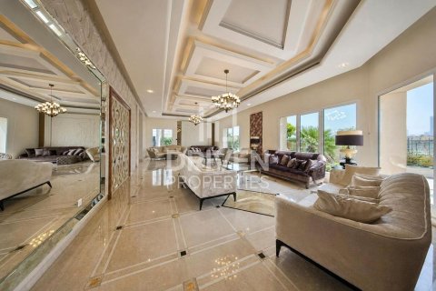 Вилла студия в Emirates Hills, ОАЭ №204663