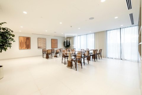 Квартира с 1 спальней в EMAAR Beachfront, ОАЭ №204271