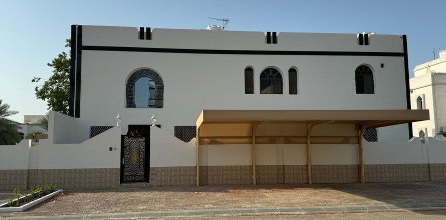 Villa de 5 dormitorios en Muscat, Oman No. 54837