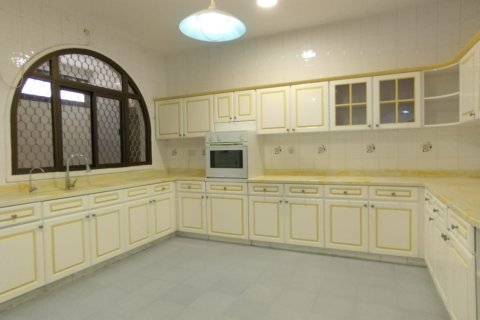 Villa de 5 dormitorios en Muscat, Oman No. 54837 14