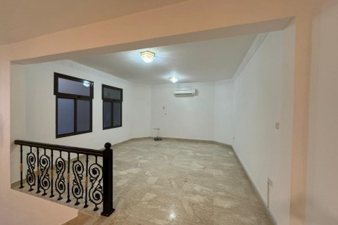 Villa de 5 dormitorios en Muscat, Oman No. 54837 10