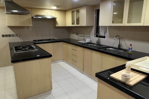 5 bedrooms Villa in Muscat, Oman No. 54841 4