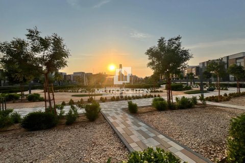 Villa de 4 chambres à Mudon, UAE No. 129805