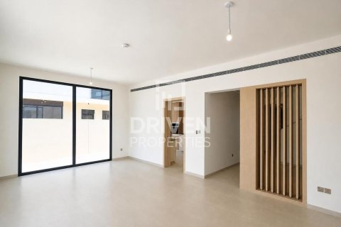 Villa de 4 dormitorios en Jebel Ali, UAE No. 191776 8