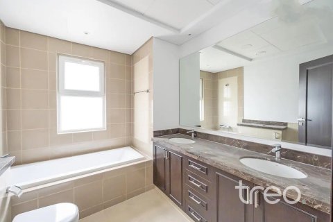 3 bedrooms Townhouse in Casa Viva, UAE No. 188130 16
