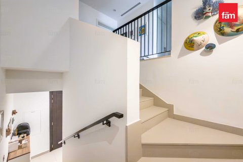 3 bedrooms Villa in Dubai, UAE No. 186019 8