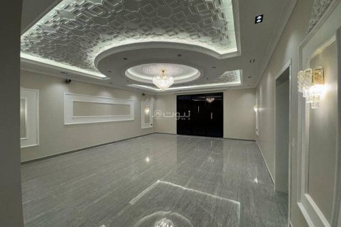 8 bedrooms Villa in Khobar, Saudi Arabia No. 59926 18