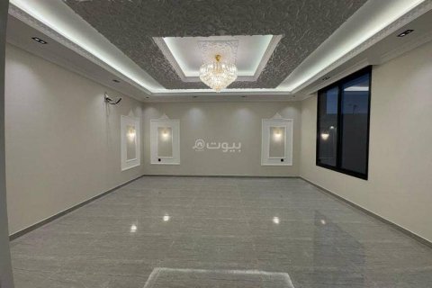 8 bedrooms Villa in Khobar, Saudi Arabia No. 59926 30