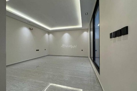 8 bedrooms Villa in Khobar, Saudi Arabia No. 59926 7