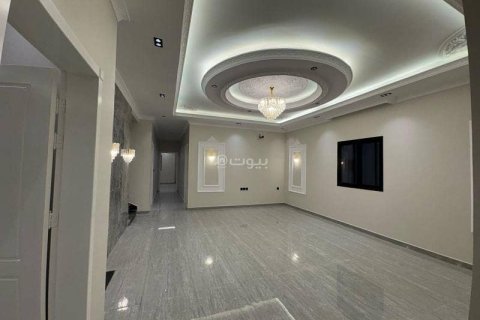 8 bedrooms Villa in Khobar, Saudi Arabia No. 59926 13