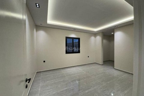 8 bedrooms Villa in Khobar, Saudi Arabia No. 59926 4