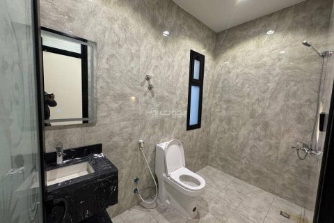 8 bedrooms Villa in Khobar, Saudi Arabia No. 59926 12