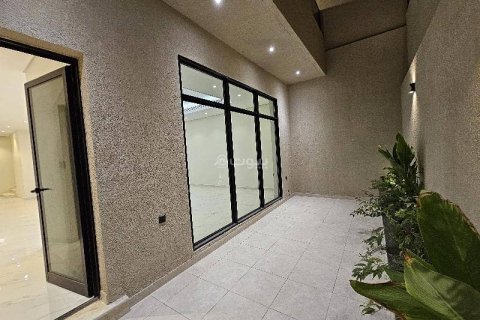 Villa de 8 dormitorios en Riyadh, Saudi Arabia No. 59927 9