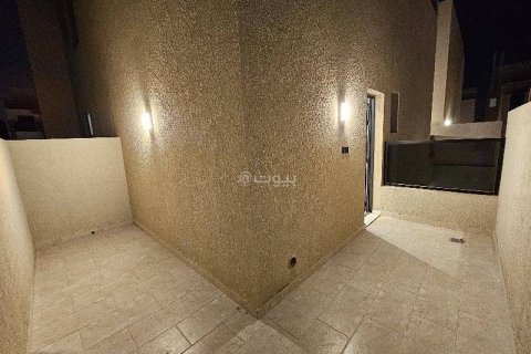 Villa de 8 dormitorios en Riyadh, Saudi Arabia No. 59927 20