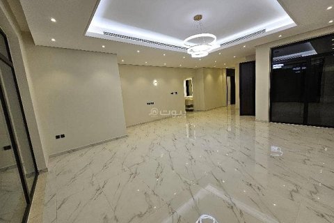 Villa de 8 dormitorios en Riyadh, Saudi Arabia No. 59927 7