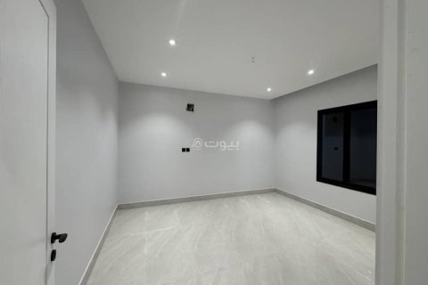 5 bedrooms Villa in Khobar, Saudi Arabia No. 59974 22
