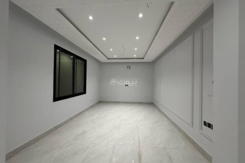 5 bedrooms Villa in Khobar, Saudi Arabia No. 59974 7