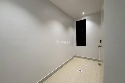 5 bedrooms Villa in Khobar, Saudi Arabia No. 59974 20