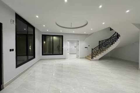 5 bedrooms Villa in Khobar, Saudi Arabia No. 59974 13