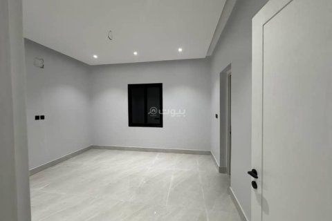 5 bedrooms Villa in Khobar, Saudi Arabia No. 59974 19