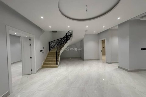 5 bedrooms Villa in Khobar, Saudi Arabia No. 59974 12