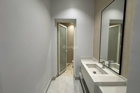 5 bedrooms Villa in Khobar, Saudi Arabia No. 59974 9