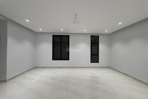 5 bedrooms Villa in Khobar, Saudi Arabia No. 59974 18