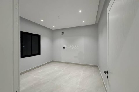 5 bedrooms Villa in Khobar, Saudi Arabia No. 59974 15