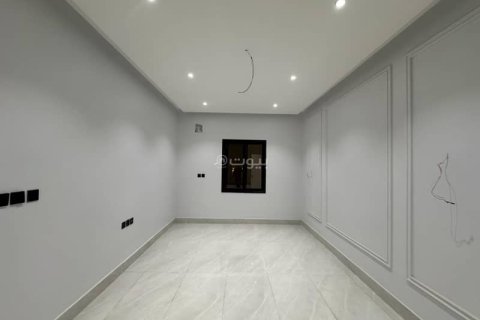 5 bedrooms Villa in Khobar, Saudi Arabia No. 59974 10