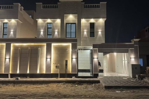 5 bedrooms Villa in Khobar, Saudi Arabia No. 59974