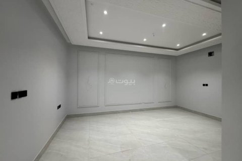 5 bedrooms Villa in Khobar, Saudi Arabia No. 59974 14