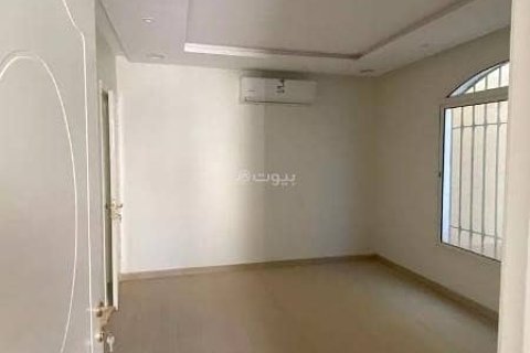 6 bedrooms Villa in Riyadh, Saudi Arabia No. 61351 3