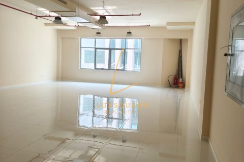 118m² Office in Dubai Investment Park, UAE No. 167865