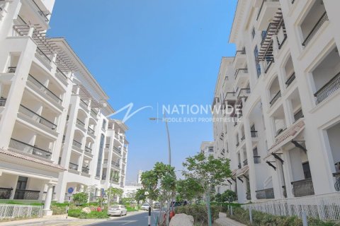 Apartment de 3 dormitorios en Abu Dhabi, UAE No. 89341