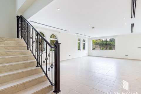 4 bedrooms Villa in Legacy, UAE No. 14387 14