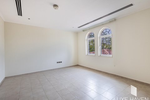 4 bedrooms Villa in Legacy, UAE No. 14387 12