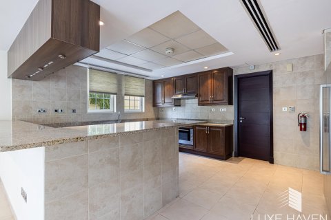 4 bedrooms Villa in Legacy, UAE No. 14387 8